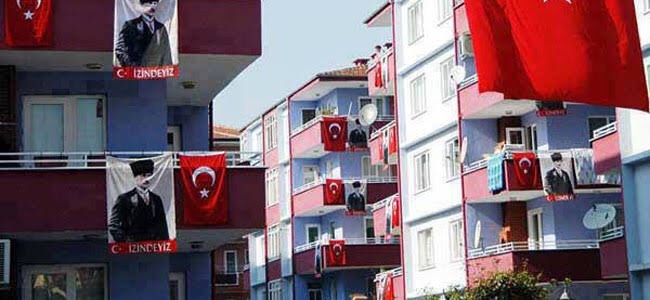 Cumhuriyetimizin 100. yılı kutlu olsun! Evinizi bayraklarla donattınız mı?