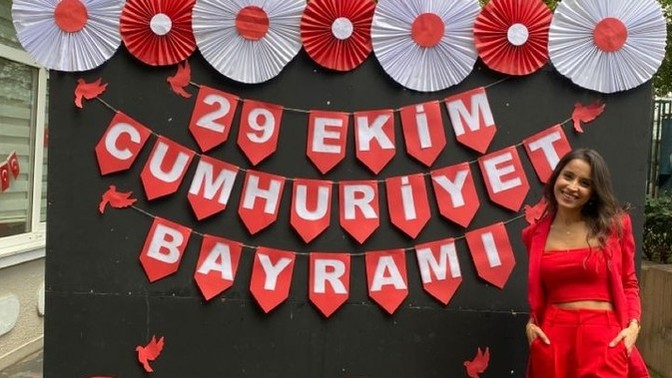 KızlarSoruyor, 29 Ekim Cumhuriyet Bayramı için logosunu değiştirmiş. Nasıl buldunuz?