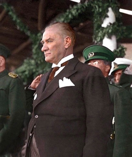 Cumhuriyet 100 yaşında 🇹🇷 100. yılda 100 Atatürk fotoğrafı! Sen de bir Atatürk fotoğrafı paylaşır mısın?