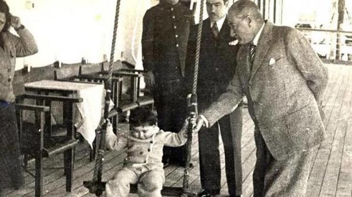 Cumhuriyet 100 yaşında 🇹🇷 100. yılda 100 Atatürk fotoğrafı! Sen de bir Atatürk fotoğrafı paylaşır mısın?