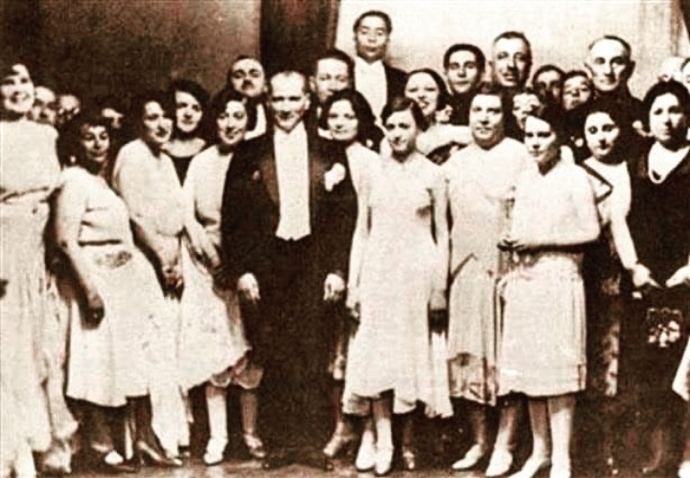 Cumhuriyet 100 yaşında 🇹🇷 100. yılda 100 Atatürk fotoğrafı! Sen de bir Atatürk fotoğrafı paylaşır mısın?