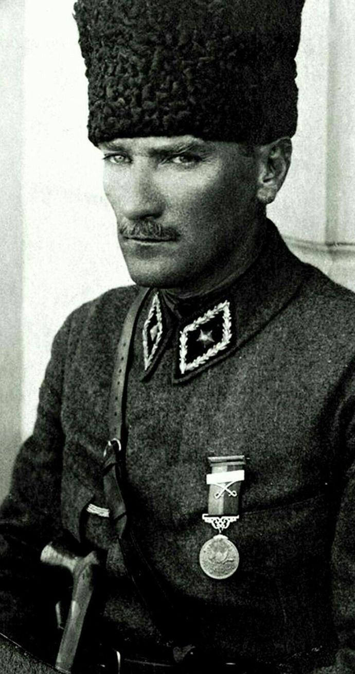 Cumhuriyet 100 yaşında 🇹🇷 100. yılda 100 Atatürk fotoğrafı! Sen de bir Atatürk fotoğrafı paylaşır mısın?