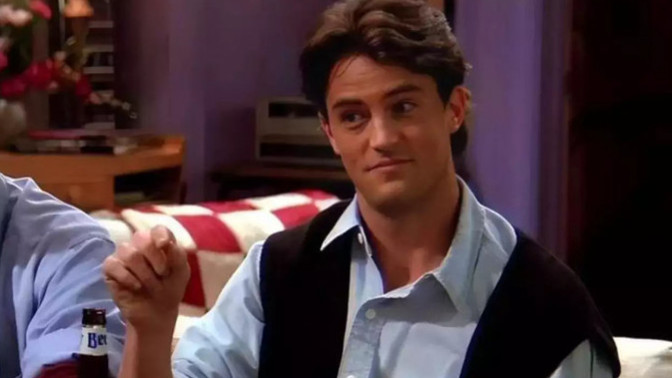 Friens dizisinin Chandler Bing’i Matthew Peryy 54 yaşında hayatını kaybetti 💔?