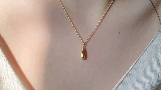 Sizce hangi kolyeyi alayım?