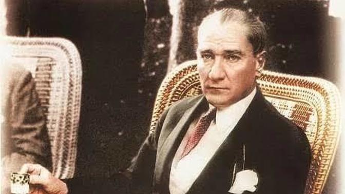 Cumhuriyetimizin kurucusu Mustafa Kemal Atatürk sizce de dünya tarihindeki en karizmatik lider değil mi 😊?
