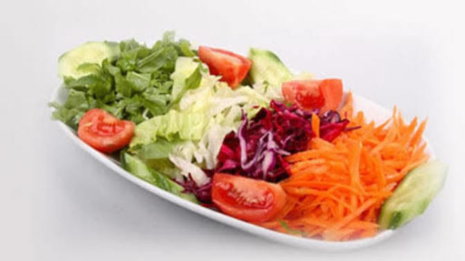 Bir salataya lezzet katan limon mudur yoksa nar ekşisi mi?