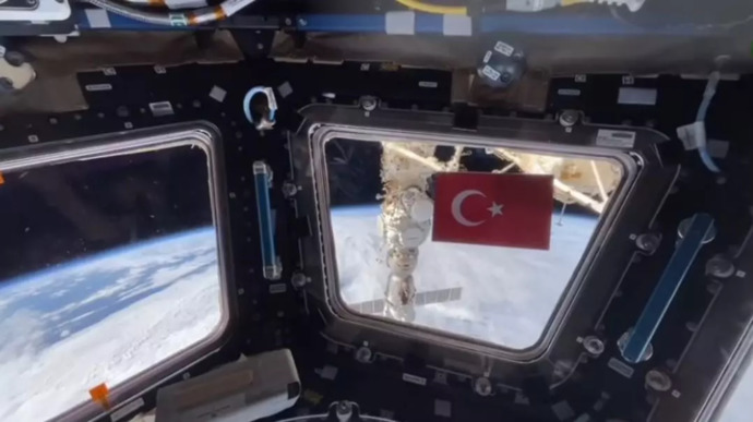 Rus kozmonot Cumhuriyet’in 100. yılını uzaydan kutladı! Kendisine ne söylemek isterdiniz?