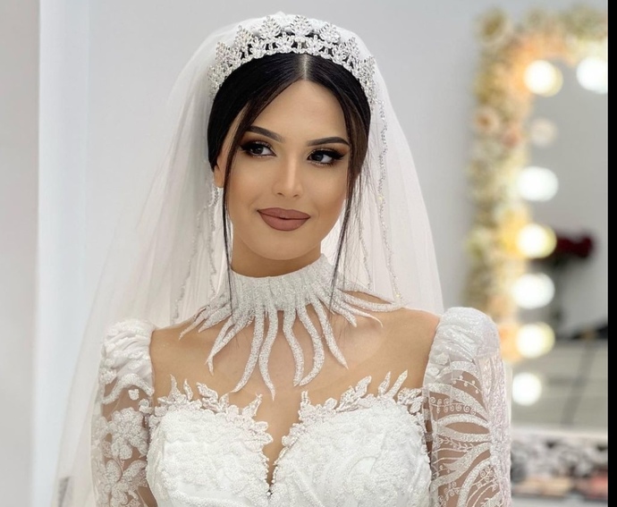 Bu yüze hangi gelin toppuzu yakışır ?