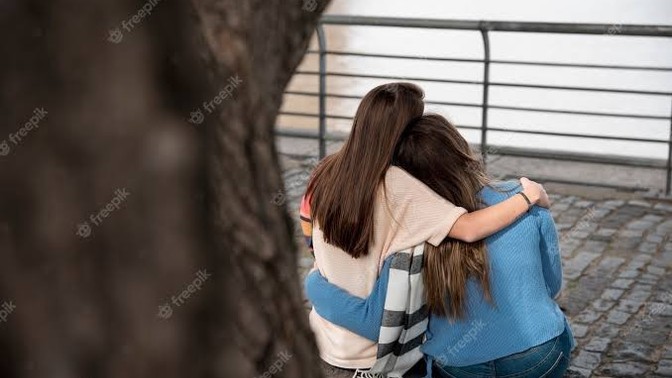 Çok sevdiğiniz bir dostunuz uyarmanıza rağmen bir hata yapsa yine de kol kanat gerer misiniz?