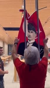 Apple Apple diye reklam yapanlar yanıp tutuşanlar görün gerçeği?