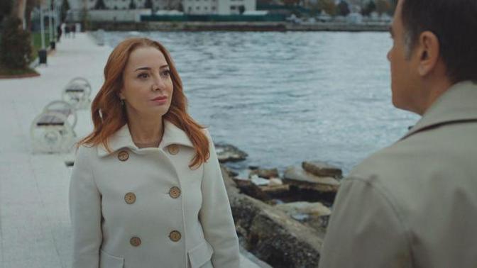 Senin için hangisini söylemek daha zor? Seni seviyorum mu yoksa üzgünüm mü?