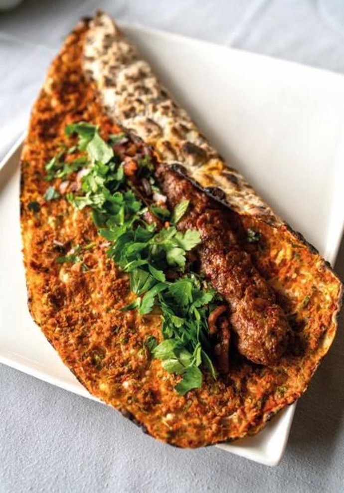Lahmacun mu kebap mı?