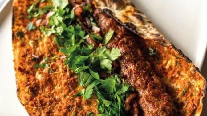 Lahmacun mu kebap mı?