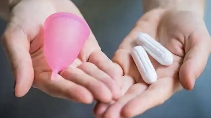 Regl oluyorsanız tampon mı kullanıyorsunuz yoksa adet kabı mı?