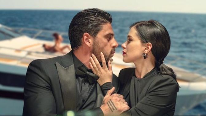 Eşim açık saçık videolar izlemiş. "Sen o izlediklerin kadar güzel yapabiliyor musun" desem damarına basar mıyım?