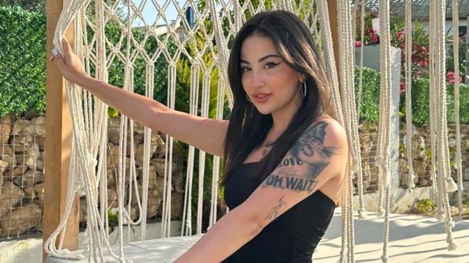 En görgülü kişi bile kadının bir tık açık giyinmesine yükselir mi?