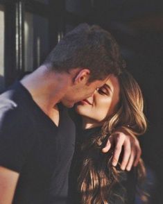 3-5 kadını idare edecek tipin var ama bir kadını adam gibi sevecek yüreğin yok.