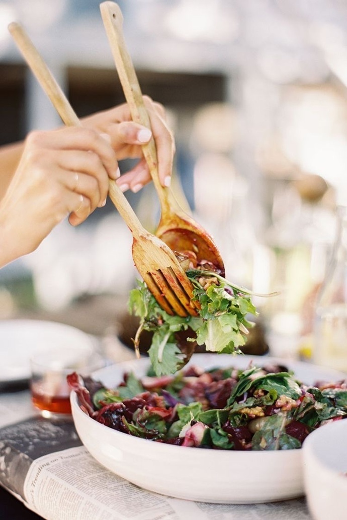 Salata dediğiniz soğanlı mı olur soğansız mı?