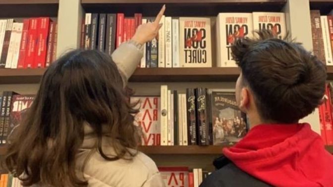 İlk buluşma i̇çin Tüyap kitap fuarı nasıl bir seçenek olur sizce?