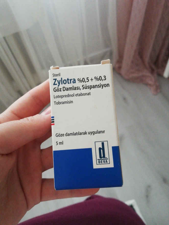 Bu işini görür. Antibiyotikli bi göz damlası, benim gözümde felaket enfeksiyon kapmıştı 2 günde iyileştirdi