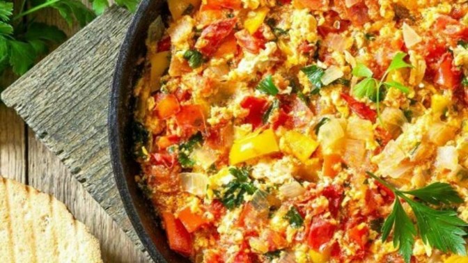 Menemen soğanlı mı olur, soğansız mı?