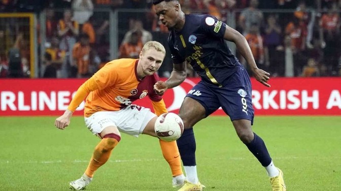 Galatasaray 2 - Kasımpaşa 1... Sarı kırmızılılar üst üste 10'uncu galibiyetini aldı! Maçı nasıl buldunuz?