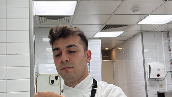 Yemek yapan erkek her zaman önde mi gelir?