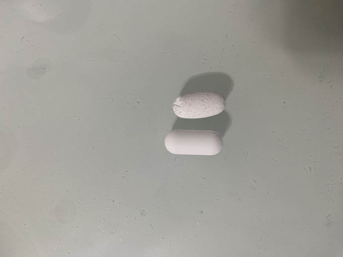 Aynı haplarımın dış görünüşü farklı normal mi?