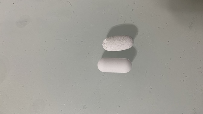 Aynı haplarımın dış görünüşü farklı normal mi?