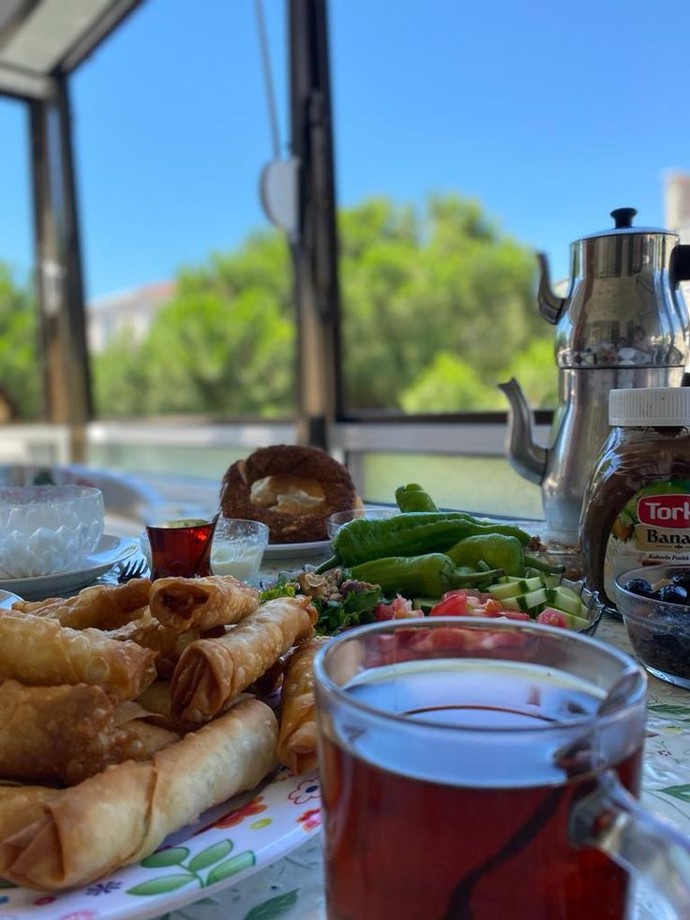 Kahvaltıda kaç bardak çay içersiniz?