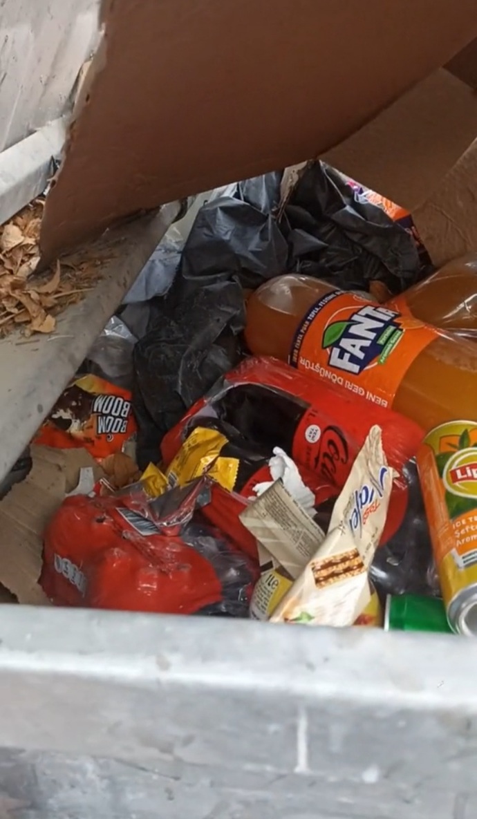Çöpün içinde İsraili boykot etmek için atılmış içecekleri gördüm bunları içersem İsrail destekçisi olur muyum?