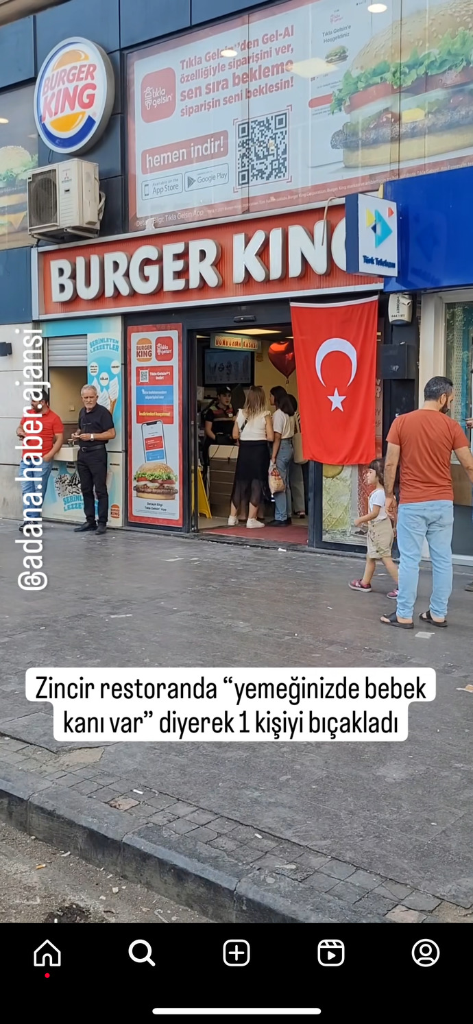 Sizce IQ olarak çok mu geriye gittik? İsrail’i protesto etmek için Burger King çalışanını bicaklayan 🔪 adam yakalandı?