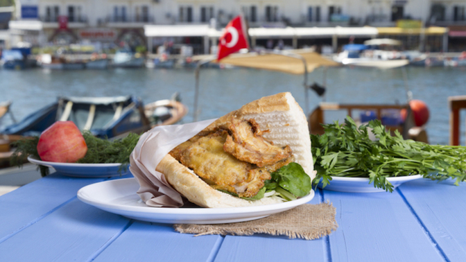 Balık ekmek mi yoksa köfte ekmek mi?