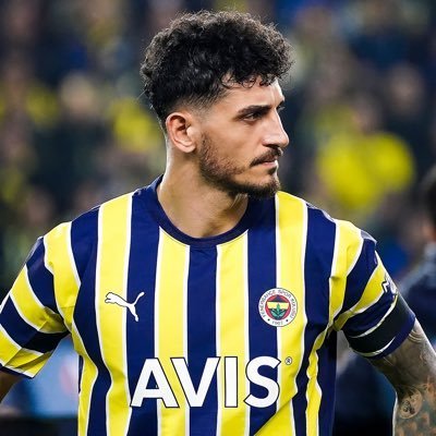 Trabzonspor, Kadıköy'de Fenerbahçe'yi 3-2 yendi! Maçı nasıl buldunuz?