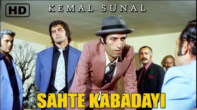 Şimdi ananı laciverde boyadım replik hangi filime ait?