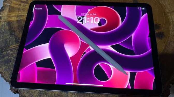 Bir erkek mor iPad Air alsa tuhaf olur mu?