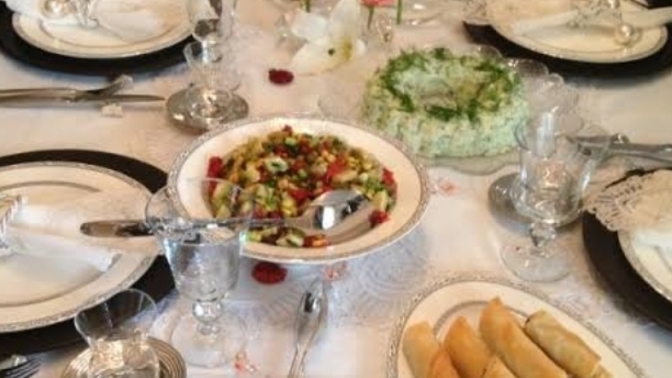 Eve misafir geleceği zaman sizin de anneleriniz iki ayağınızı bir pabuça sokuyor mu? Tüm anneler mi böyle?😺?