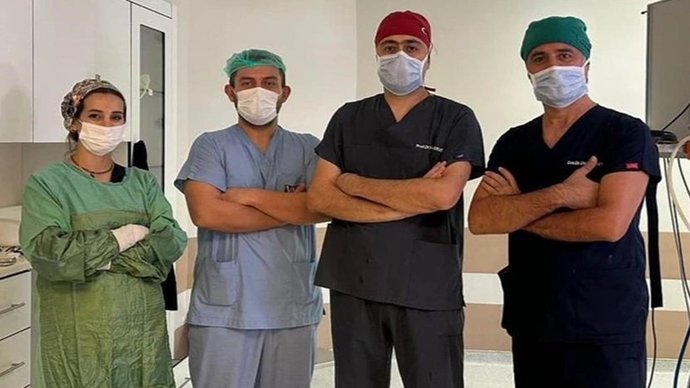 Türk hekimleri karın içi zarından üreme organı yaptı! Doktorlarımızı başarılı buluyor musunuz?