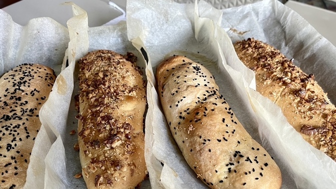 Cevizli, çörek otlu “ev ekmeği” yaptım. Sever misiniz 😅?