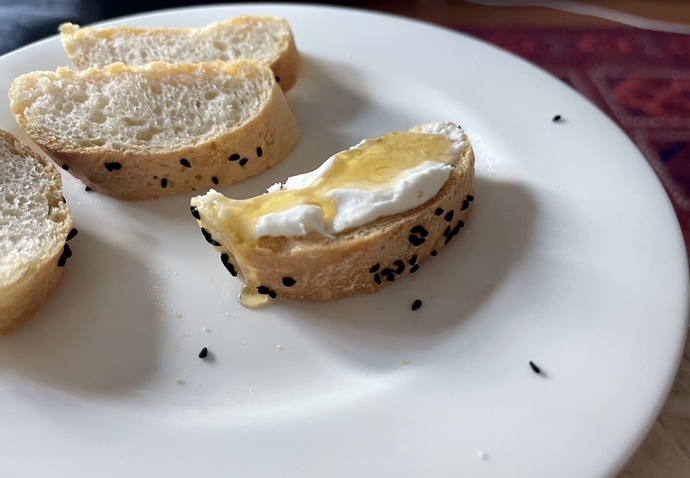 Dumanı üstünde, ev yapımı ekmeğin üzerine ne sürmek istersin😅?