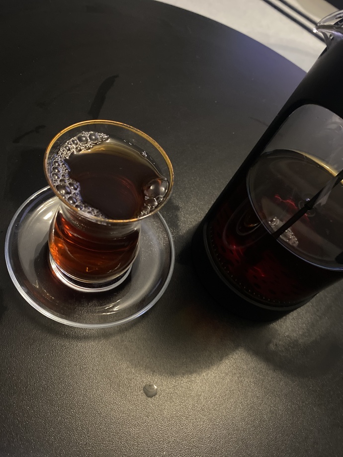 Misafir olmadığı zaman da çay demleyip içer misiniz?