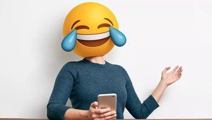 En yapmacık bulduğunuz emoji hangisi 😍 ?