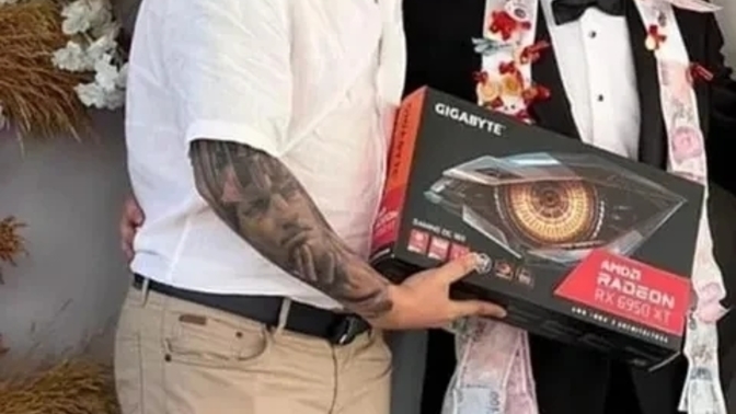 Düğünde size RTX 4090 Tİ takılsa ne düşünürsünüz 🤣?