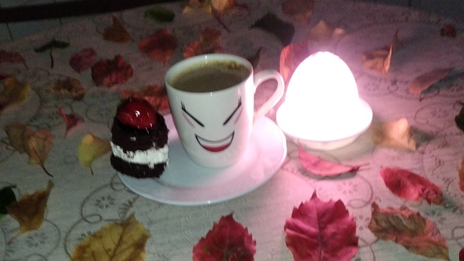 Romantik bir ortamda kahve içmek için sevgili olması şart mı sizce ?