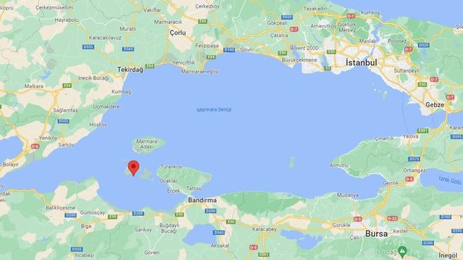 Saat 23:05'te Marmara Denizi'nde 4.5 büyüklüğünde bir #deprem oldu. Depremi hisseden var mı?