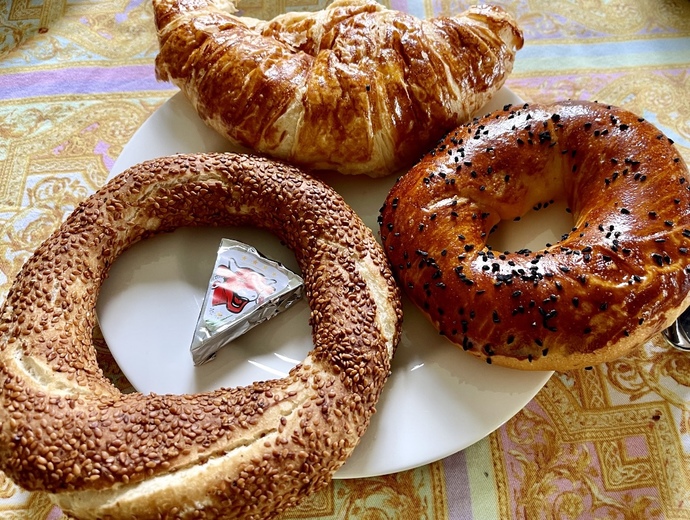 Kuruvasan mı? Simit mi? Açma mı?