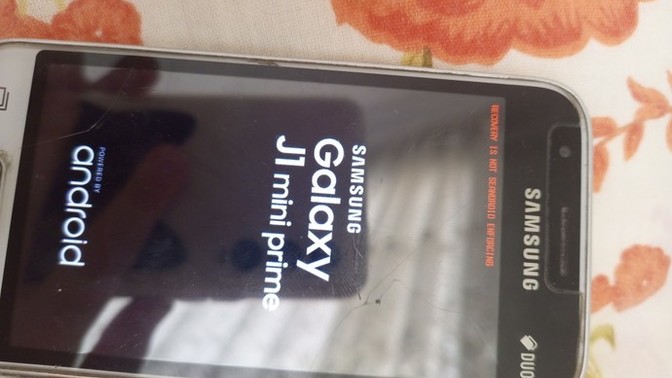 Telefon bu ekranda kalıyor, ne yapabilirim?