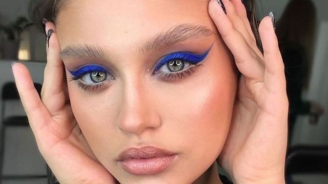Günlük makyajınızda renkli eyeliner kullanır mısınız?