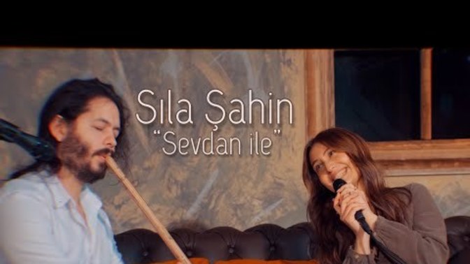 Baharda açan çiçekler gibisin, gece doğan yıldızlar gibisin, sabah doğan güneş gibisin, sitemin kime ey yar?