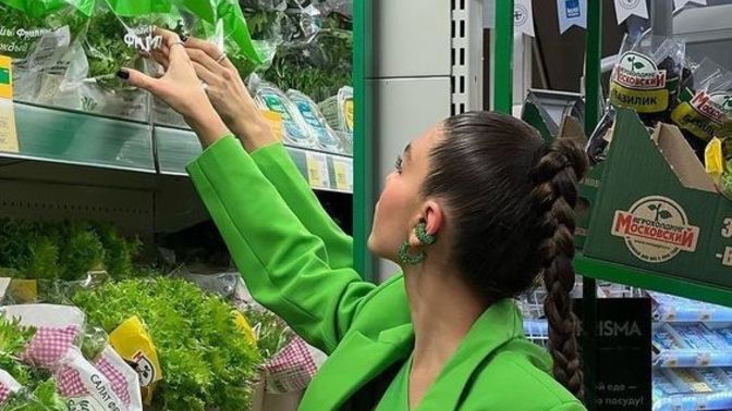 A101'deki kasiyerle günlerdir bakışıyoruz. Bugün alışverişe gittiğimde kahkaha attı, bu ne demek?